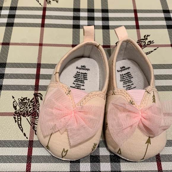 NWOT baby shoes- age 3-6 months - Picture 3 of 4